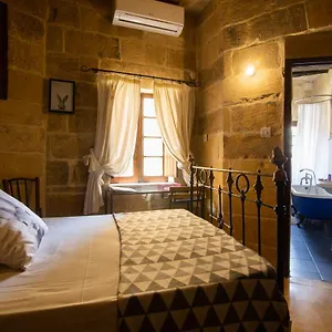 ** Pensión The Burrow Malta